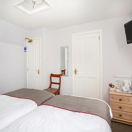 Oyo Timothy'S Hotel Tenby Kültér fotó