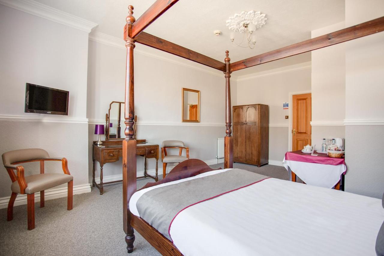 Oyo Timothy'S Hotel Tenby Kültér fotó