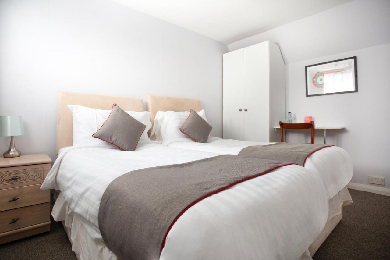 Oyo Timothy'S Hotel Tenby Kültér fotó