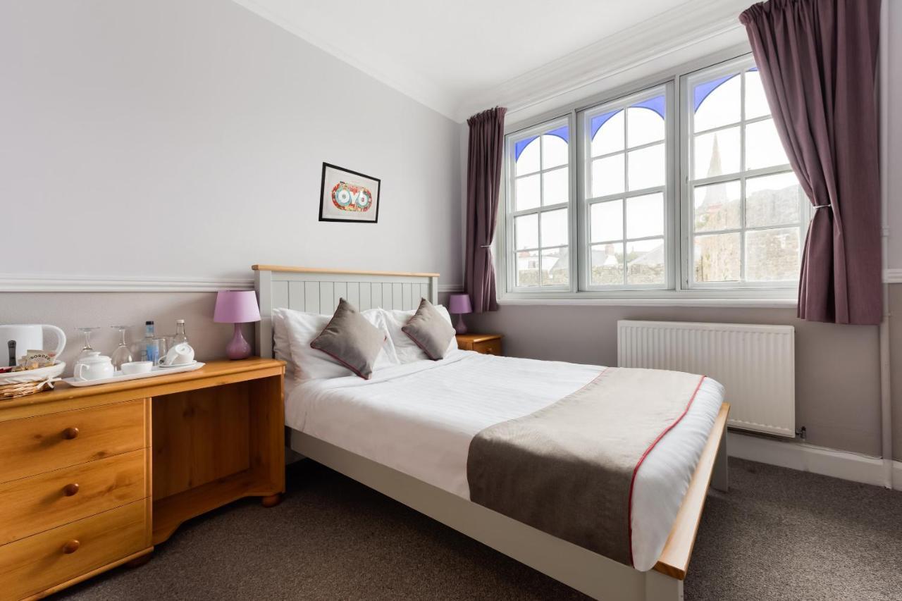 Oyo Timothy'S Hotel Tenby Kültér fotó