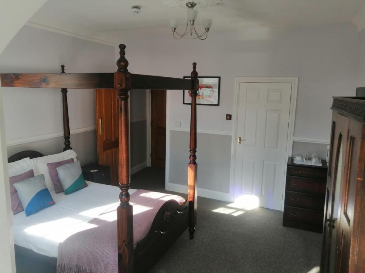 Oyo Timothy'S Hotel Tenby Kültér fotó