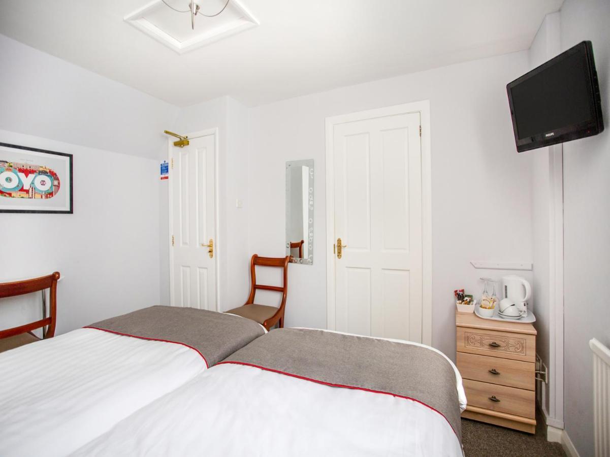 Oyo Timothy'S Hotel Tenby Kültér fotó