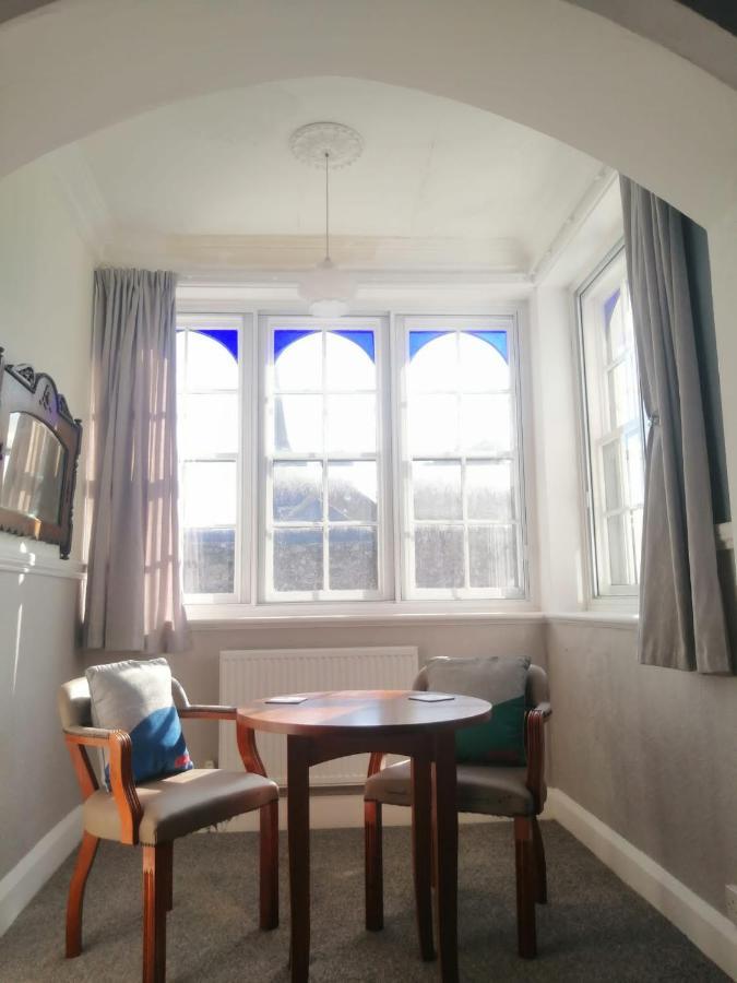 Oyo Timothy'S Hotel Tenby Kültér fotó